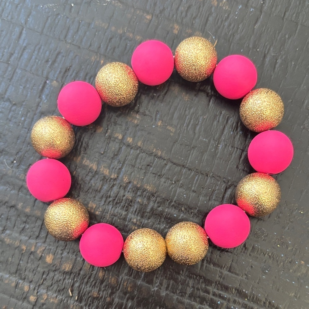 Brand new- Gold and hot pink beaded chunky bracelet